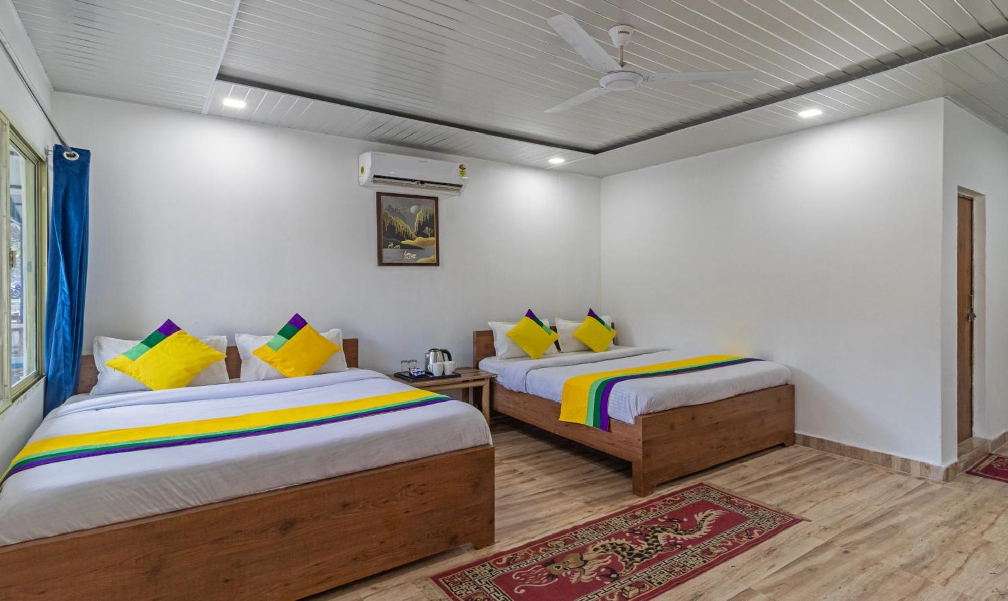Paddler Zone Hotell Shivpurī Exteriör bild