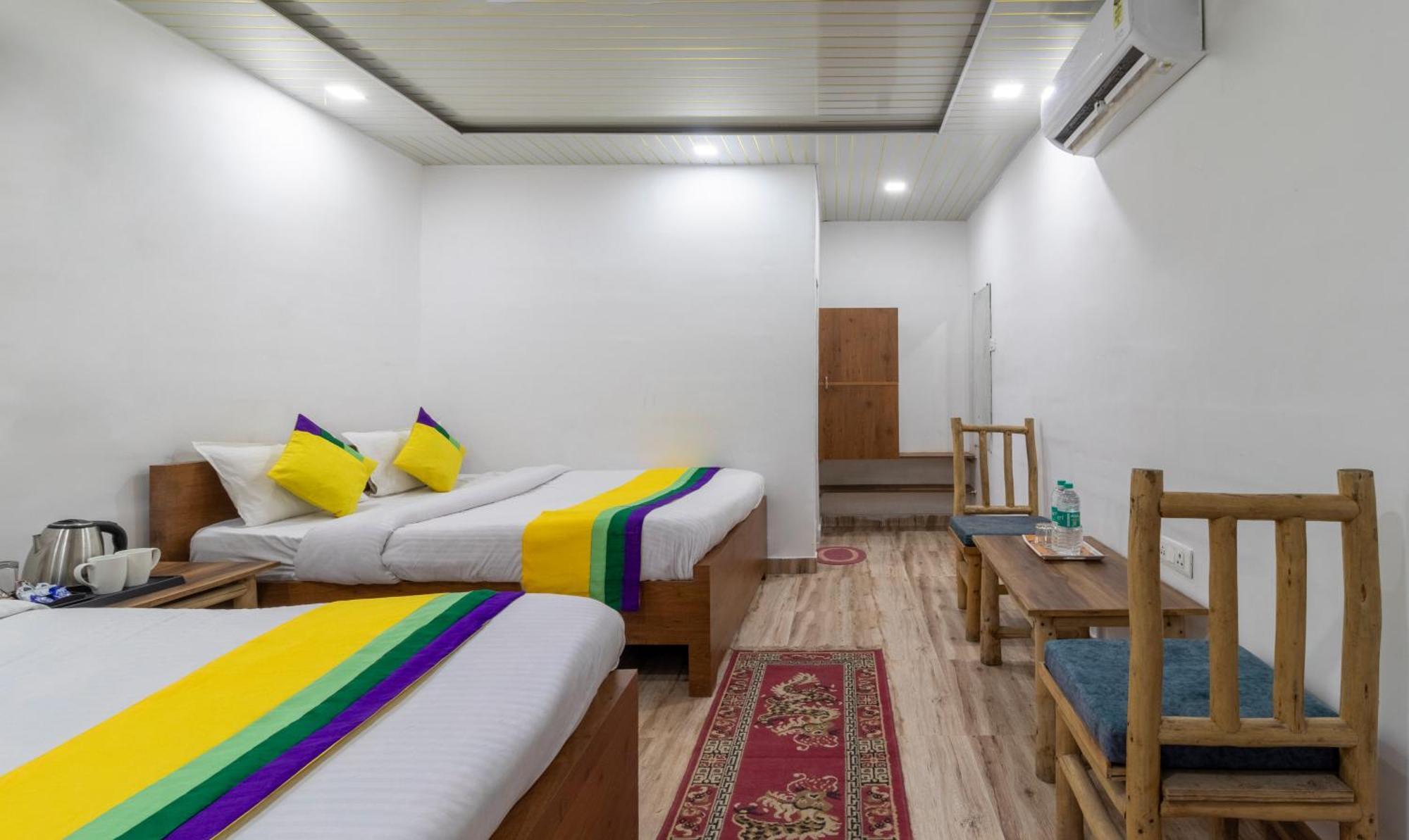Paddler Zone Hotell Shivpurī Exteriör bild